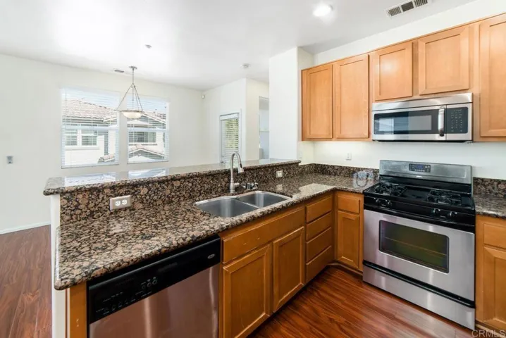 423 Avenida De La Luna, Vista, California 92083