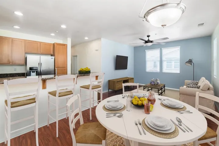 423 Avenida De La Luna, Vista, California 92083