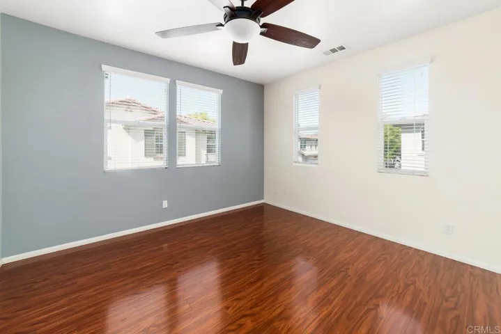 423 Avenida De La Luna, Vista, California 92083