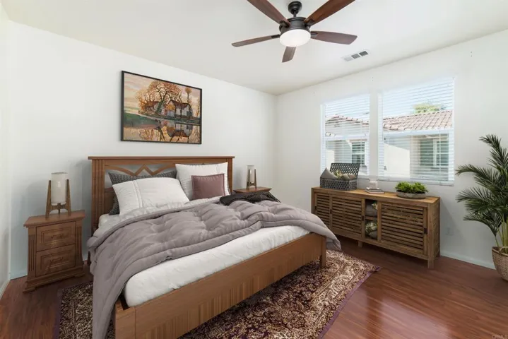 423 Avenida De La Luna, Vista, California 92083