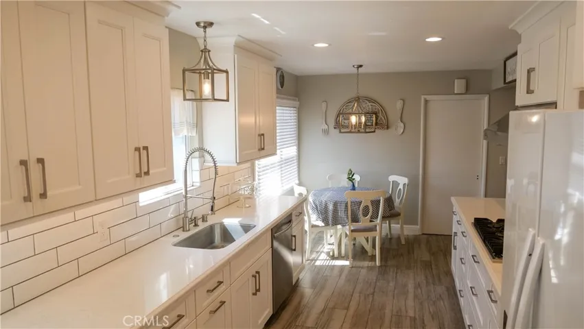 Another view of this kitchen complete with breakfast nook.