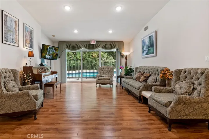 22361 Mulholland Drive, Woodland Hills, California 91364