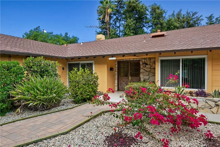 22361 Mulholland Drive, Woodland Hills, California 91364