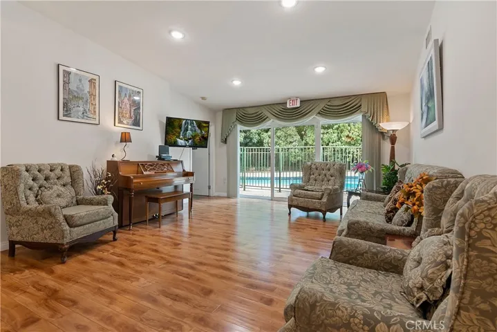 22361 Mulholland Drive, Woodland Hills, California 91364