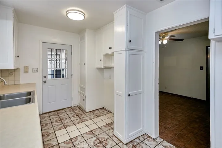 1112 W 210th Street, Torrance, California 90502