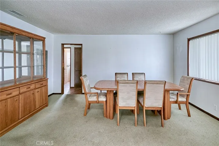 Living space to the right