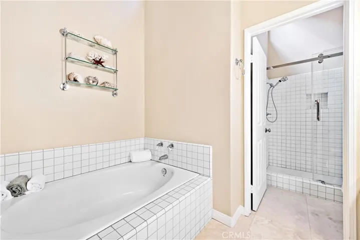 Separate Tub and Shower