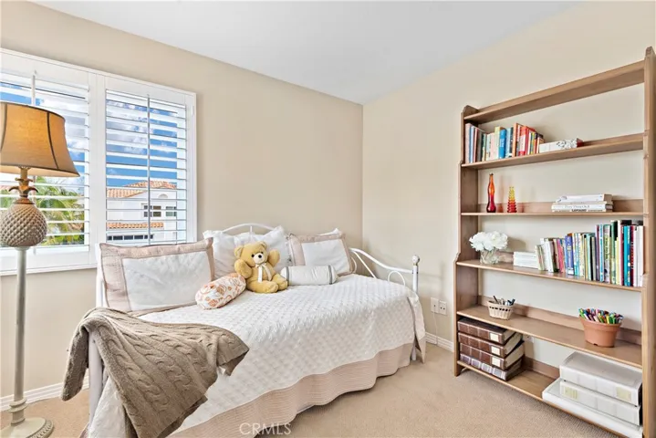 Nicely sized Bedroom