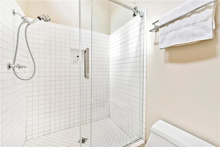 Roomy Shower!