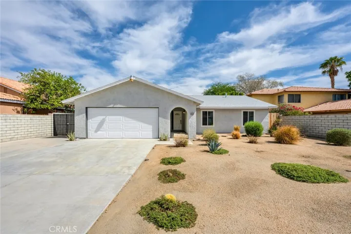 33640 Whispering Palms, Cathedral City, California 92234