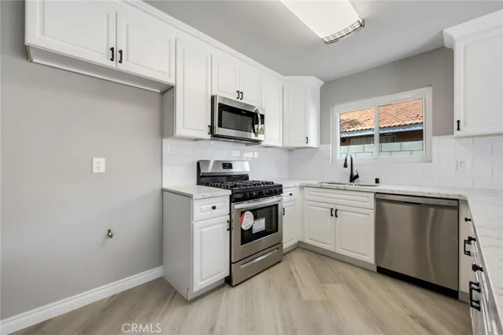 33640 Whispering Palms, Cathedral City, California 92234