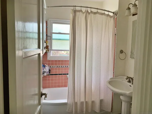 641 W Elder St, Fallbrook, California 92028