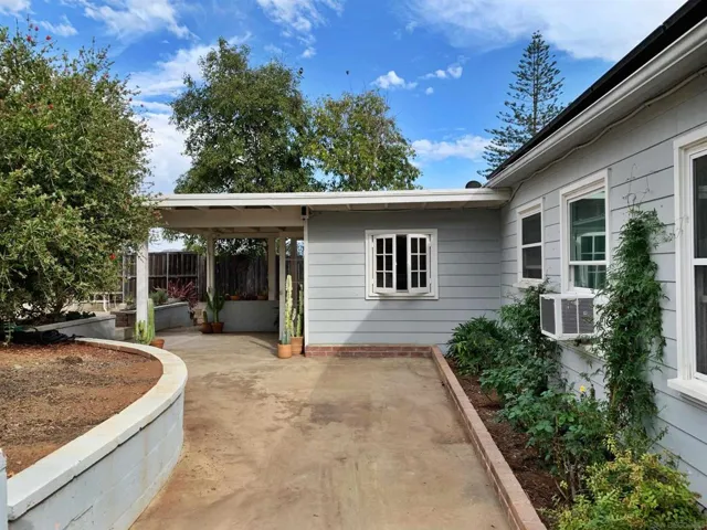 641 W Elder St, Fallbrook, California 92028
