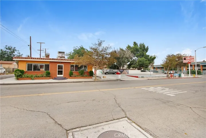 222 E 3rd Street, Corona, California 92879