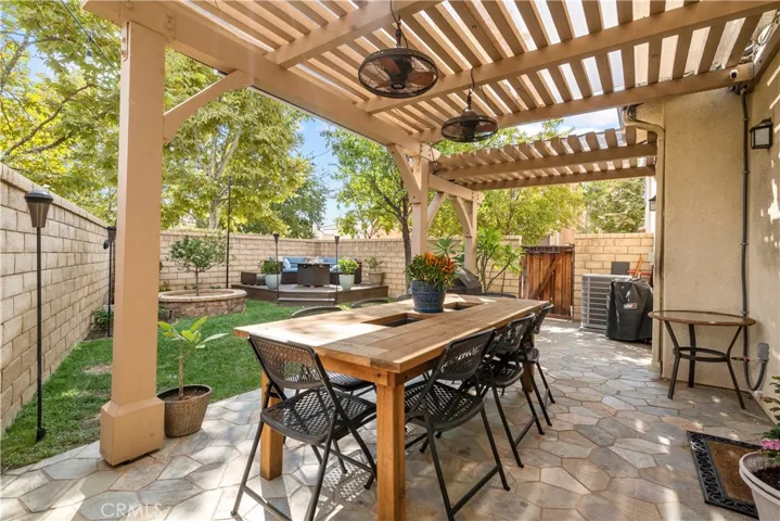 28426 Camino Del Arte Drive, Valencia, California 91354