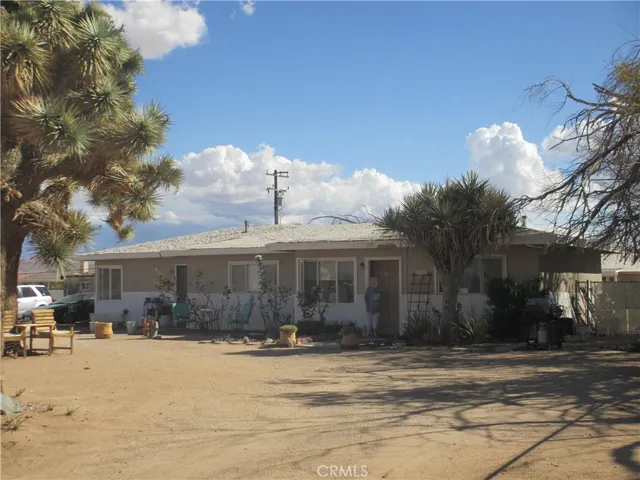 21111 South Road, Apple Valley, California 92307