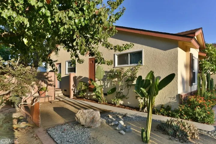 9404 Rubio Avenue, North Hills, California 91343
