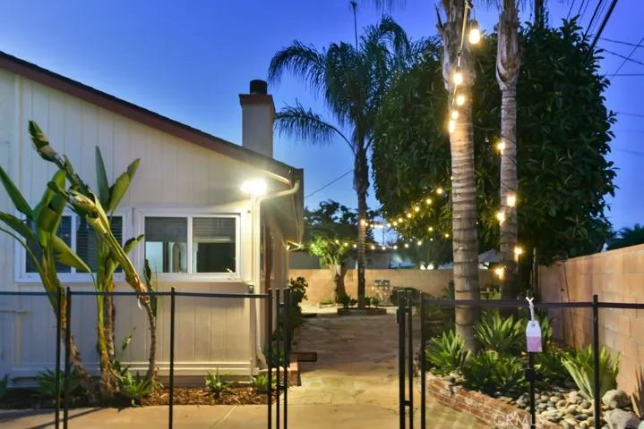 9404 Rubio Avenue, North Hills, California 91343