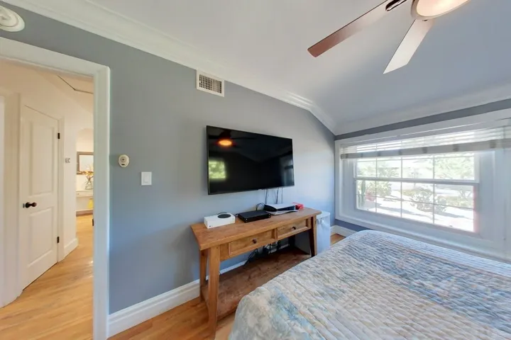 9404 Rubio Avenue, North Hills, California 91343