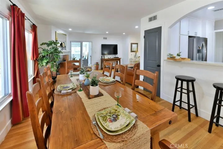 9404 Rubio Avenue, North Hills, California 91343