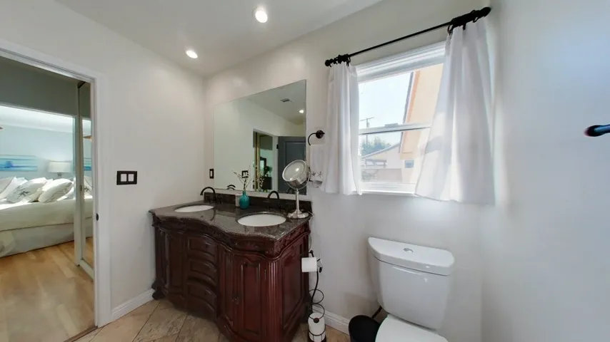 9404 Rubio Avenue, North Hills, California 91343