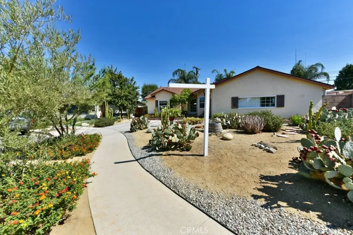 9404 Rubio Avenue, North Hills, California 91343