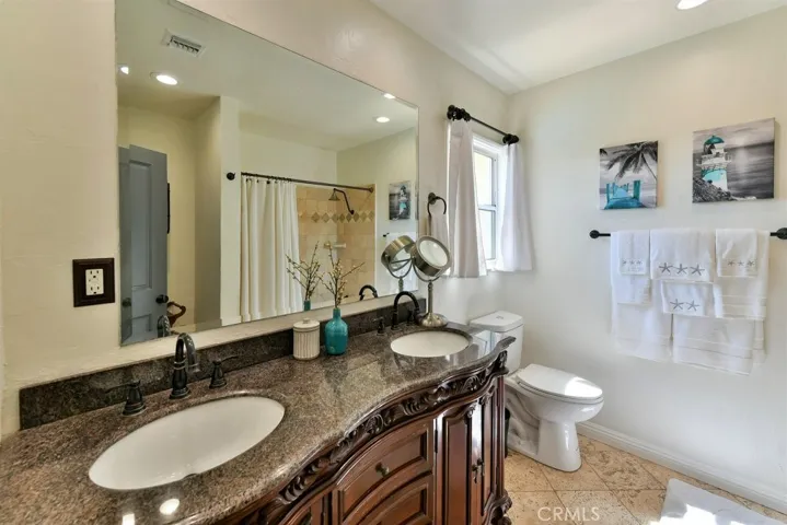 9404 Rubio Avenue, North Hills, California 91343