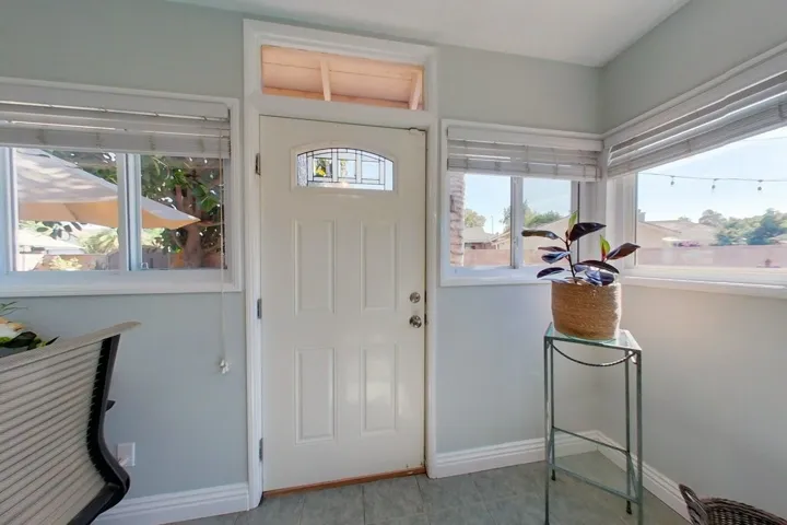 9404 Rubio Avenue, North Hills, California 91343