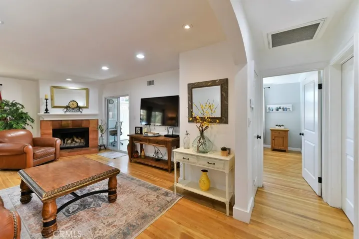 9404 Rubio Avenue, North Hills, California 91343