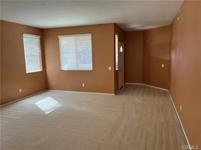 Entry/Living Room