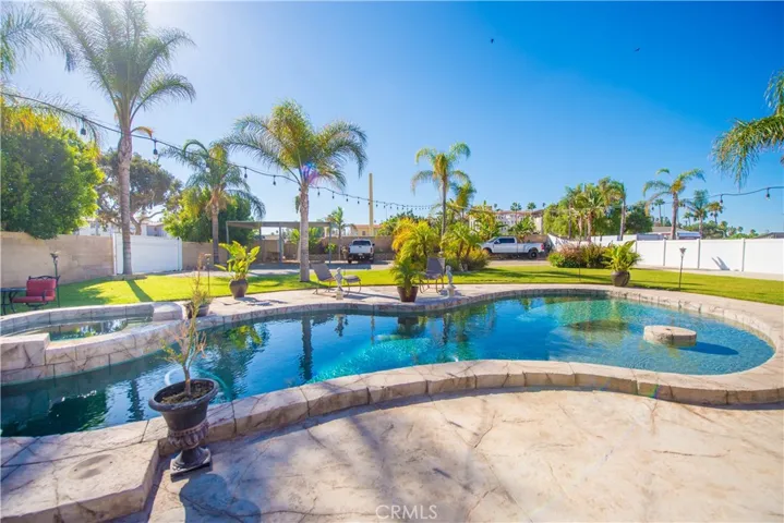 2410 Broken Lance Drive, Norco, California 92860