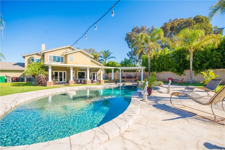 2410 Broken Lance Drive, Norco, California 92860