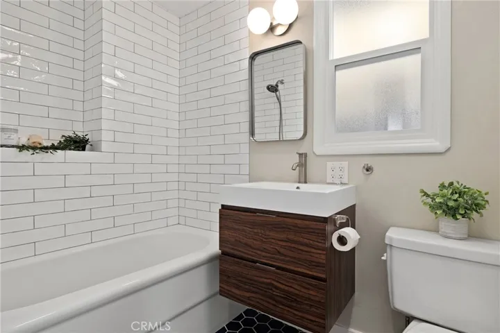 4053 Huntington Street, Oakland, California 94619