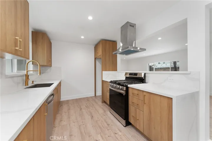 23716 Calvert Street, Woodland Hills, California 91367