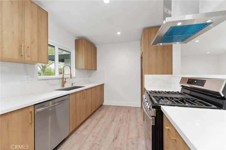 23716 Calvert Street, Woodland Hills, California 91367