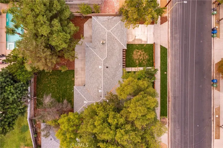 23716 Calvert Street, Woodland Hills, California 91367