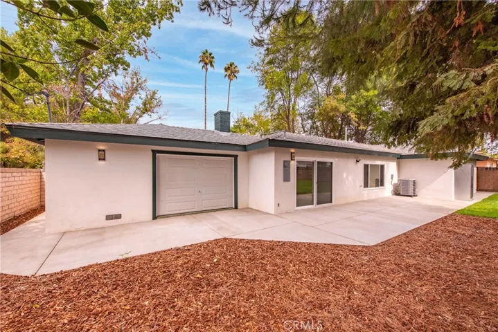 23716 Calvert Street, Woodland Hills, California 91367