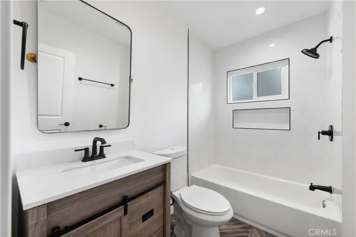 23716 Calvert Street, Woodland Hills, California 91367