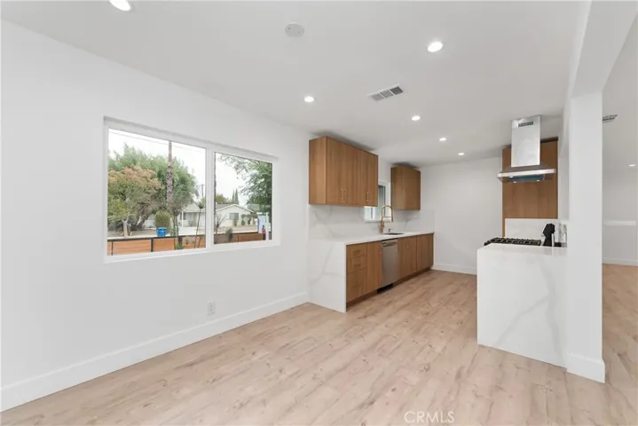 23716 Calvert Street, Woodland Hills, California 91367