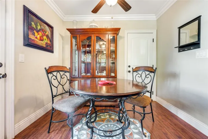 Breakfast area