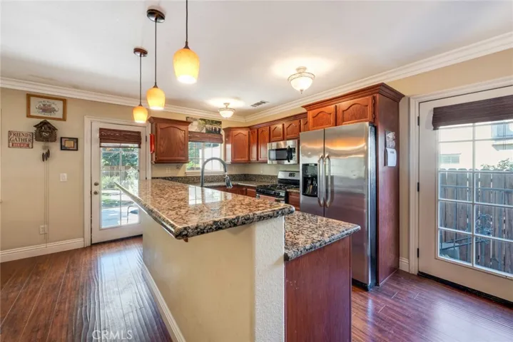 Breakfast bar