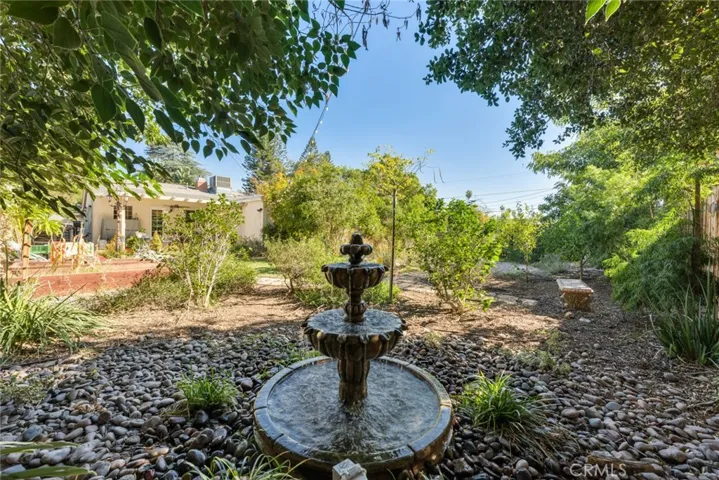 Secluded fountain area