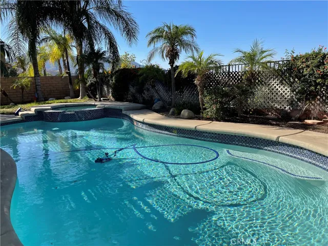 687 Redondo Lane, Corona, California 92882