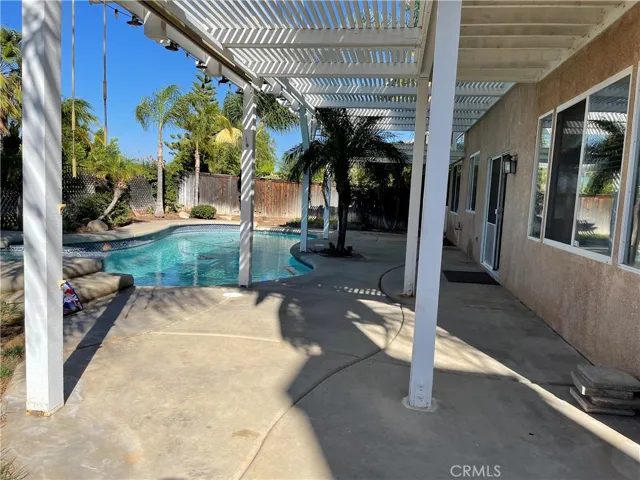 687 Redondo Lane, Corona, California 92882
