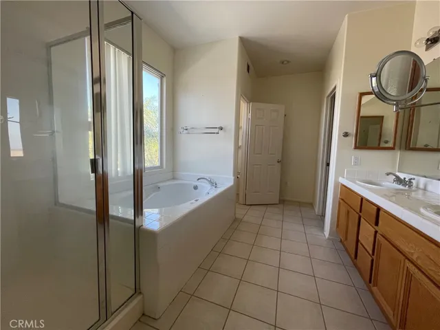 687 Redondo Lane, Corona, California 92882