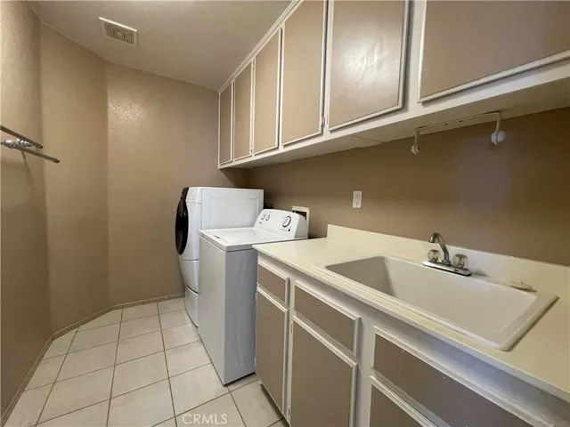 687 Redondo Lane, Corona, California 92882