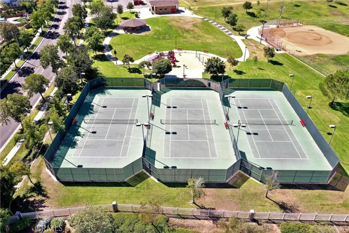 Eagle Glen Tennis Courts
