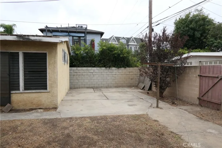 Behind bonus room.