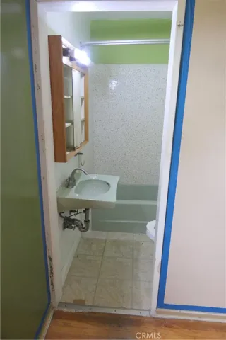 Bathroom 2 in bedroom 1