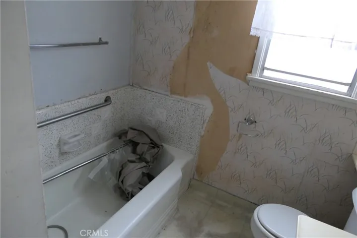 Bathroom Full 1
